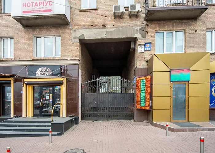 Modern Apartments On Baseina Near Arena City